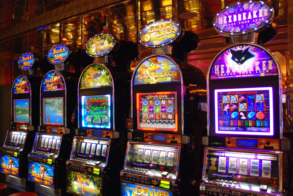 interested to wager on this game. If you are one of the amateur slot players, then this article will help you.